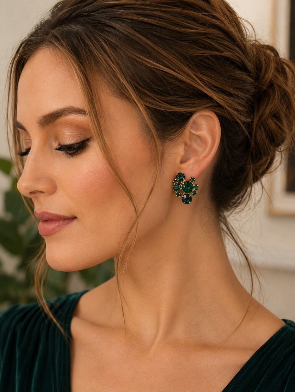 1950s Emerald Green Rhinestone Cluster Earrings Vintage Gold Tone Screw Back